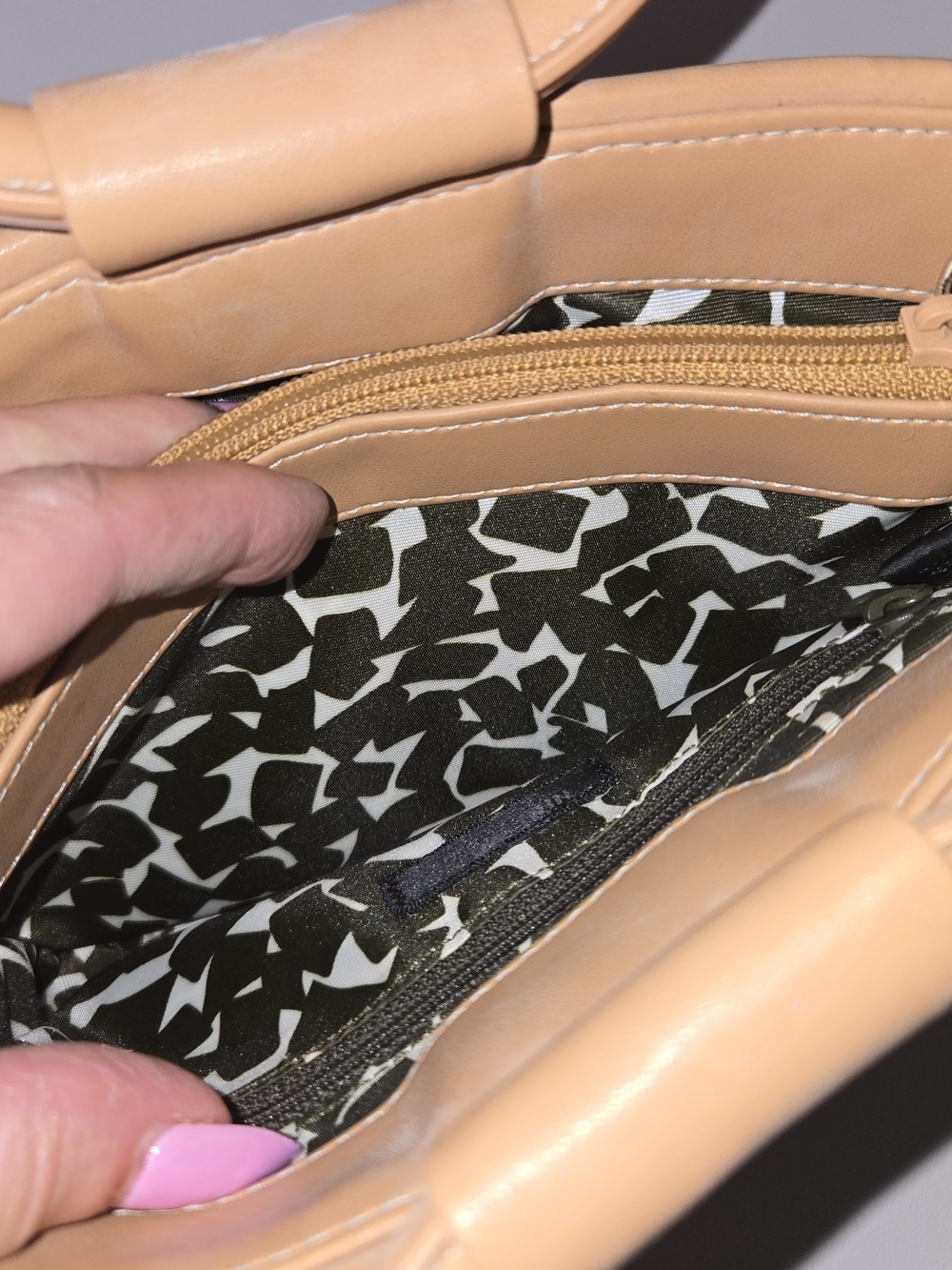 Tan & Cream Women’s Structured Ring-Handle Leather And Fabric Tote - Picture 5 of 6